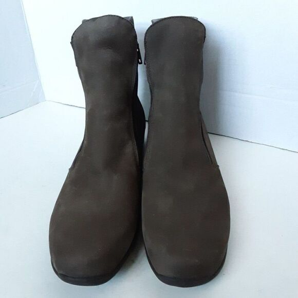 Munro Women's size 9.5N Ankle Boot - Picture 2 of 13